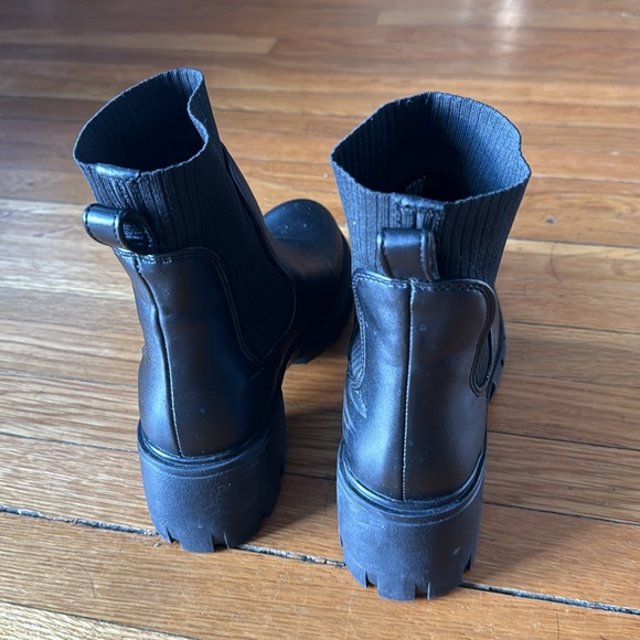 Steve Madden women’s boots sz 7 Lug - Picture 2 of 4